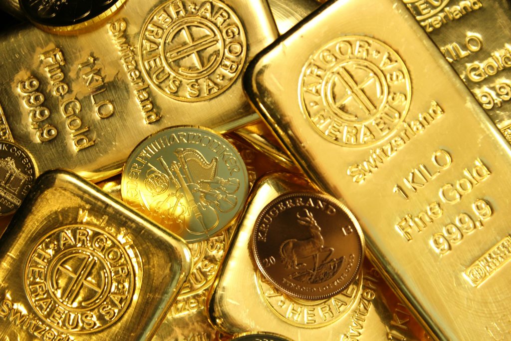 Read more about the article Should You Invest in Gold?